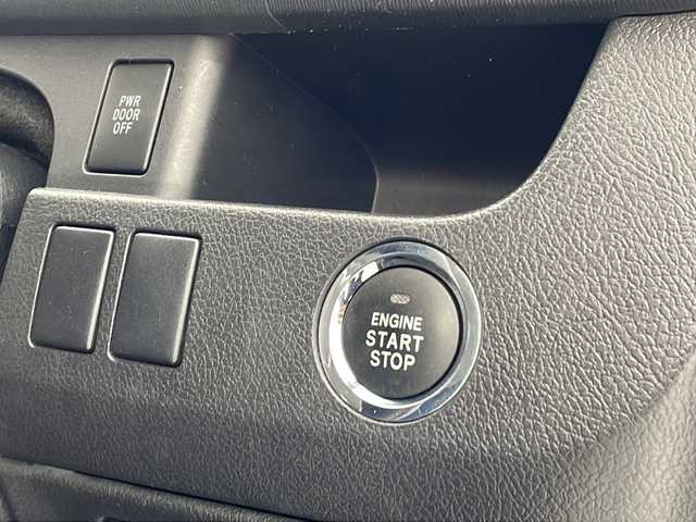 トヨタ ノア Si 沖縄県 2012(平24)年 8.1万km ホワイトパールクリスタルシャイン 純正ナビ(NSZT-W61G)/(フルセグＴＶ　ＤＶＤ再生　ＢＴ接続)/パワースライドドア　/前後ドライブレコーダー　/パドルシフト　/ＨＩＤオートライト　/フォグランプ　/電動格納ウィンカーミラー　/ドアバイザー　/ステアリングスイッチ