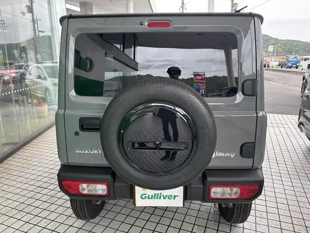 スズキ ジムニー XC 京都府 2023(令5)年 0.5万km ミディアムグレー ワンオーナー/スズキセーフティサポート/・デュアルセンサーブレーキサポート/・誤発進抑制機能/・車線逸脱警報機能/・ふらつき警報機能/・ハイビームアシスト/アルパイン9インチディスプレイオーディオ/・Apple carpray/Android auto/Bluetooth/バックカメラ/クルーズコントロール/ビルトインETC/前席シートヒーター/LEDヘッドランプ/純正16インチアルミホイール