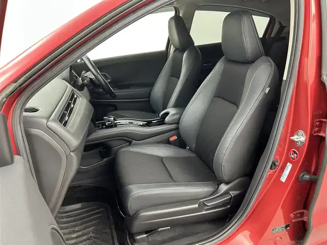 ホンダ ヴェゼル ハイブリッド Z ホンダセンシング 熊本県 2018(平30)年 4.9万km プレミアムクリスタルレッドM ワンオーナー/純正メモリーナビ（VXM-187VFEi)/（CD/DVD/Bluetooth/フルセグTV)/バックカメラ/ビルトインETC/ホンダセンシング/・CMBS/・レーンキープアシスト/・路外逸脱抑制システム/・先行車発進お知らせ/・標識認識機能/・アダプティブクルーズコントロール/ハーフレザーシート/前席シートヒーター/電動パーキングブレーキ/ブレーキホールド/パドルシフト/ステアリングスイッチ/純正１７インチアルミホイール/保証書/取扱説明書