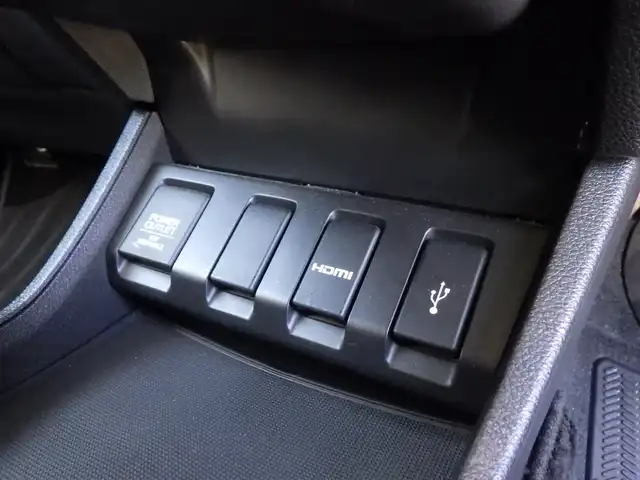 ホンダ ヴェゼル ハイブリッド Z ホンダセンシング 千葉県 2018(平30)年 4.9万km プレミアムクリスタルレッドM ワンオーナー/ホンダセンシング/・衝突軽減ブレーキ（CMBS）/・車線維持支援システム（LKAS）/・アダプティブクルーズコントロール（ACC）/・後方誤発進抑制機能/・誤発進抑制機能/ハーフレザーシート/純正メモリーナビ/地デジTV/【DVD/CD再生機能　Bluetooth接続】/バックカメラ/革巻きステアリング/ステアリングスイッチ/パドルシフト/ETC/LEDヘッドライト/フォグライト/ウインカーミラー/純正17インチアルミホイル/サイド/カーテンエアバッグ/Honda スマートキー