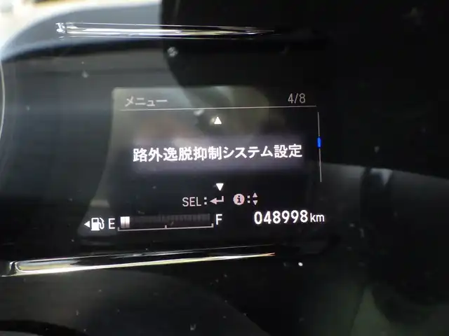 ホンダ ヴェゼル ハイブリッド Z ホンダセンシング 千葉県 2018(平30)年 4.9万km プレミアムクリスタルレッドM ワンオーナー/ホンダセンシング/・衝突軽減ブレーキ（CMBS）/・車線維持支援システム（LKAS）/・アダプティブクルーズコントロール（ACC）/・後方誤発進抑制機能/・誤発進抑制機能/ハーフレザーシート/純正メモリーナビ/地デジTV/【DVD/CD再生機能　Bluetooth接続】/バックカメラ/革巻きステアリング/ステアリングスイッチ/パドルシフト/ETC/LEDヘッドライト/フォグライト/ウインカーミラー/純正17インチアルミホイル/サイド/カーテンエアバッグ/Honda スマートキー