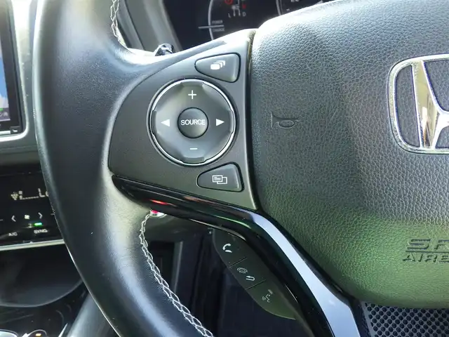 ホンダ ヴェゼル ハイブリッド Z ホンダセンシング 千葉県 2018(平30)年 4.9万km プレミアムクリスタルレッドM ワンオーナー/ホンダセンシング/・衝突軽減ブレーキ（CMBS）/・車線維持支援システム（LKAS）/・アダプティブクルーズコントロール（ACC）/・後方誤発進抑制機能/・誤発進抑制機能/ハーフレザーシート/純正メモリーナビ/地デジTV/【DVD/CD再生機能　Bluetooth接続】/バックカメラ/革巻きステアリング/ステアリングスイッチ/パドルシフト/ETC/LEDヘッドライト/フォグライト/ウインカーミラー/純正17インチアルミホイル/サイド/カーテンエアバッグ/Honda スマートキー