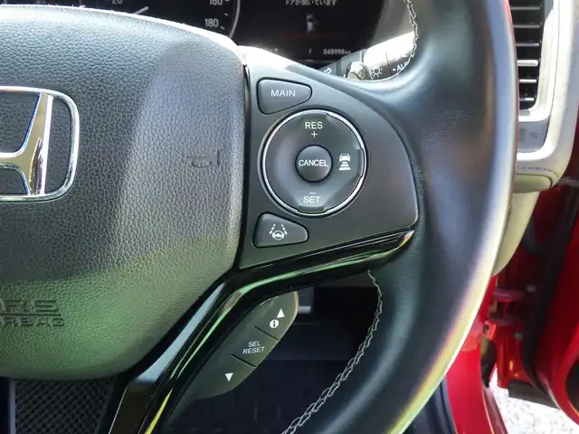 ホンダ ヴェゼル ハイブリッド Z ホンダセンシング 千葉県 2018(平30)年 4.9万km プレミアムクリスタルレッドM ワンオーナー/ホンダセンシング/・衝突軽減ブレーキ（CMBS）/・車線維持支援システム（LKAS）/・アダプティブクルーズコントロール（ACC）/・後方誤発進抑制機能/・誤発進抑制機能/ハーフレザーシート/純正メモリーナビ/地デジTV/【DVD/CD再生機能　Bluetooth接続】/バックカメラ/革巻きステアリング/ステアリングスイッチ/パドルシフト/ETC/LEDヘッドライト/フォグライト/ウインカーミラー/純正17インチアルミホイル/サイド/カーテンエアバッグ/Honda スマートキー