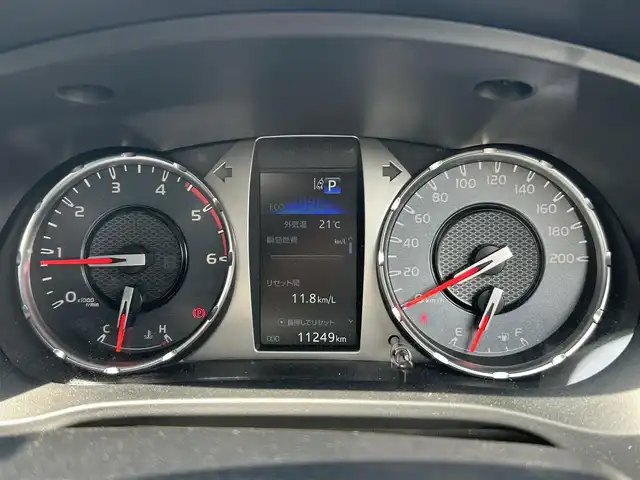 トヨタ ハイラックス Z GRスポーツ 福岡県 2022(令4)年 1.2万km スーパーホワイトⅡ  禁煙車/ GRスポーツ専用ハーフレザーシート/ 運転席パワーシート/ プリクラッシュセーフティ/ レーンディパーチャーアラート/ クリアランスソナー/ バックソナー/ ダウンヒルアシストコントロール/ リアデフロック/ 純正ディスプレイオーディオ/・　ナビ/・　パノラミックビューモニター/・　BT接続/ ETC/ ドライブレコーダー/ サイドステップ/ USB接続/ LEDヘッドライト/ フォグライト/ 純正フロアマット/ ドアバイザー/保証書/取扱説明書/スペアキー×１