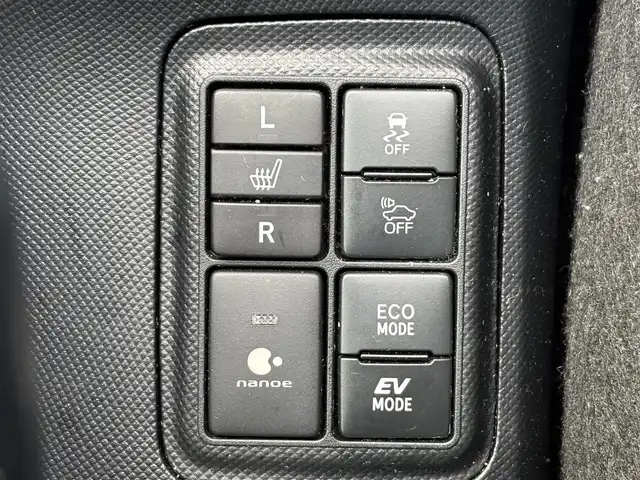 トヨタ アクア G ソフトレザーセレクション 宮城県 2017(平29)年 3万km シルバーM 登録時走行距離２９３８２ｋｍ/純正ナビ/・Bluetooth/・ＡＭ／ＦＭ/クルーズコントロール/モデリスタ/プリクラッシュセーフティ/レーンディパーチャーアラート/オートライト/オートマチックハイビーム/ETC/シートヒーター/ウインカーミラー/電格ミラー/ＬＥＤヘッドライト/ドアバイザー/プッシュスタート/ステアリングスイッチ/ドライブレコーダー