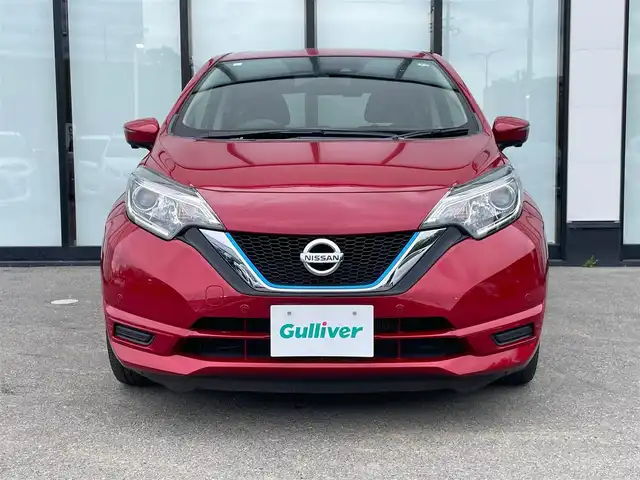 日産 ノート e－パワー X 大阪府 2019(平31)年 5.5万km ガーネットレッド 純正ナビ/  フルセグTV/CD/DVD/Bluetooth/全方位モニター/衝突軽減ブレーキ/横滑り防止装置/スマートルームミラー/レーンキープアシスト/ステアリングスイッチ/コーナセンサー/純正15インチアルミホイール/純正フロアマット/プッシュスタート/スマートキー/ＥＴＣ/ＬＥＤライト/禁煙車