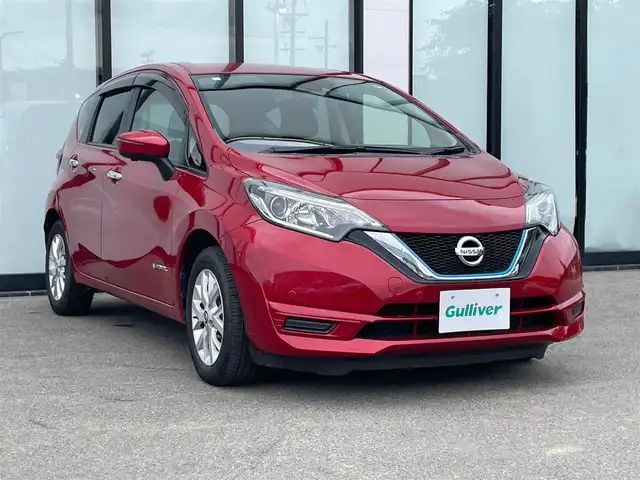 日産 ノート e－パワー X 大阪府 2019(平31)年 5.5万km ガーネットレッド 純正ナビ/  フルセグTV/CD/DVD/Bluetooth/全方位モニター/衝突軽減ブレーキ/横滑り防止装置/スマートルームミラー/レーンキープアシスト/ステアリングスイッチ/コーナセンサー/純正15インチアルミホイール/純正フロアマット/プッシュスタート/スマートキー/ＥＴＣ/ＬＥＤライト/禁煙車