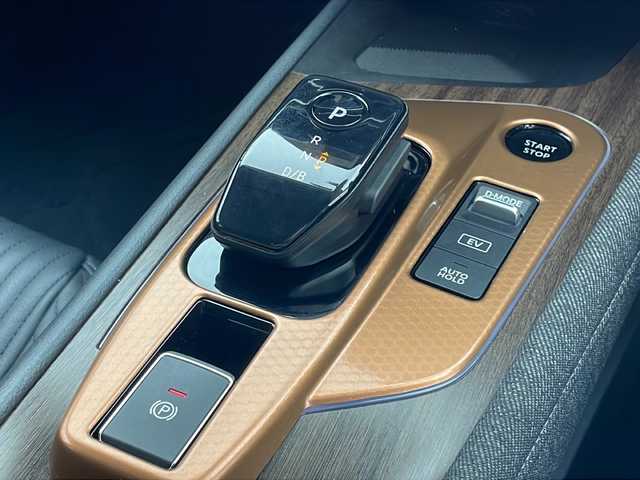 日産 オーラ G レザーエディション 宮城県 2021(令3)年 1.6万km ミッドナイトブラック/サンライズカッパー ワンオーナー　/メーカーＯＰ9インチナビ(AM/FM/フルセグTV/Apple CarPlay/Android　Auto)/ＢＯＳＥ　/アラウンドビューモニター　/ワイヤレス充電/プロパイロット/　・車線維持支援システム/　・標識認識機能/　・エマージェンシーブレーキ/　・ふらつき警報/　・オートマチックハイビーム/オートライト/LEDライト/インテリジェントルームミラー　/レザーシート　/レザーステアリング　/ビルトインＥＴＣ２．０　/前後コーナーセンサー　/純正前後ドラレコ/プッシュスタート/スマートキー/純正アルミホイール