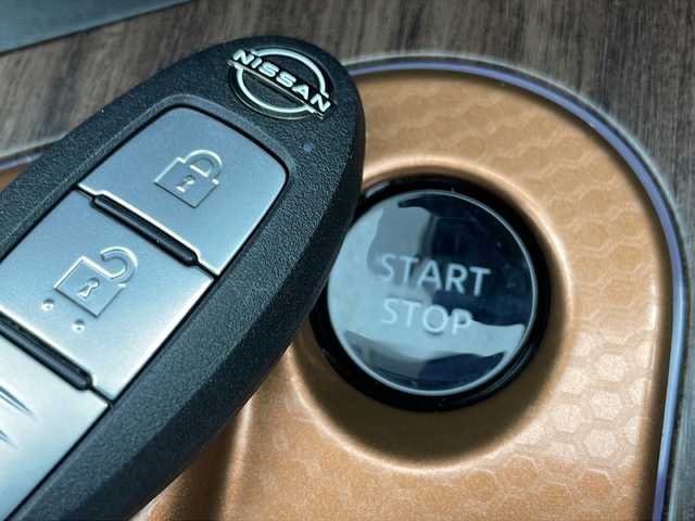 日産 オーラ G レザーエディション 宮城県 2021(令3)年 1.6万km ミッドナイトブラック/サンライズカッパー ワンオーナー　/メーカーＯＰ9インチナビ(AM/FM/フルセグTV/Apple CarPlay/Android　Auto)/ＢＯＳＥ　/アラウンドビューモニター　/ワイヤレス充電/プロパイロット/　・車線維持支援システム/　・標識認識機能/　・エマージェンシーブレーキ/　・ふらつき警報/　・オートマチックハイビーム/オートライト/LEDライト/インテリジェントルームミラー　/レザーシート　/レザーステアリング　/ビルトインＥＴＣ２．０　/前後コーナーセンサー　/純正前後ドラレコ/プッシュスタート/スマートキー/純正アルミホイール