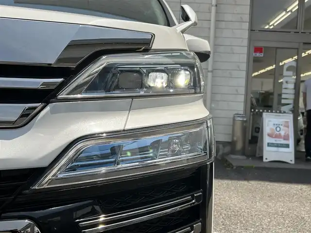 トヨタ ヴェルファイア Z Gエディション 福岡県 2019(令1)年 4万km ホワイトパールクリスタルシャイン ワンオーナー/純正10インチSDナビ【NSZN-Z68T】/(AM/FM/CD/DVD/Bluetooth/フルセグTV)/バックカメラ/黒レザーシート/純正12.1インチフリップダウンモニター【V12T-R68C】/トヨタセーフティーセンス/・プリクラッシュセーフティ/・車線逸脱警報/・オートマチックハイビーム/・ロードサインアシスト/・レーダークルーズコントロール/・先行車発進告知機能/横滑り防止装置/盗難防止装置/両側パワースライドドア/パワーバックドア/純正18インチアルミホイール/ドアバイザー/前方ドライブレコーダー【DRT-H68A】/ビルトインETC/ステアリングヒーター/シートヒーター＆ベンチレーター（D/N）/パワーシート(D/N)/シートメモリー(D)/プッシュスタート/ブレーキホールド/純正フロアマット/保証書/取扱説明書/ナビ取扱説明書/後席モニター取扱説明書
