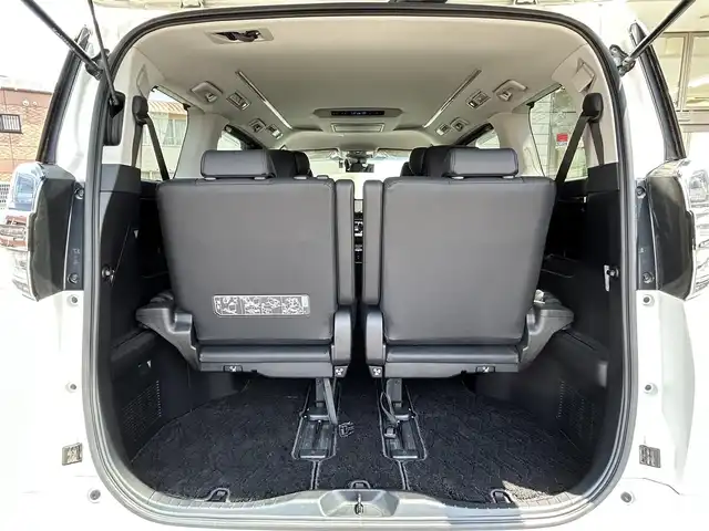 トヨタ ヴェルファイア Z Gエディション 福岡県 2019(令1)年 4万km ホワイトパールクリスタルシャイン ワンオーナー/純正10インチSDナビ【NSZN-Z68T】/(AM/FM/CD/DVD/Bluetooth/フルセグTV)/バックカメラ/黒レザーシート/純正12.1インチフリップダウンモニター【V12T-R68C】/トヨタセーフティーセンス/・プリクラッシュセーフティ/・車線逸脱警報/・オートマチックハイビーム/・ロードサインアシスト/・レーダークルーズコントロール/・先行車発進告知機能/横滑り防止装置/盗難防止装置/両側パワースライドドア/パワーバックドア/純正18インチアルミホイール/ドアバイザー/前方ドライブレコーダー【DRT-H68A】/ビルトインETC/ステアリングヒーター/シートヒーター＆ベンチレーター（D/N）/パワーシート(D/N)/シートメモリー(D)/プッシュスタート/ブレーキホールド/純正フロアマット/保証書/取扱説明書/ナビ取扱説明書/後席モニター取扱説明書