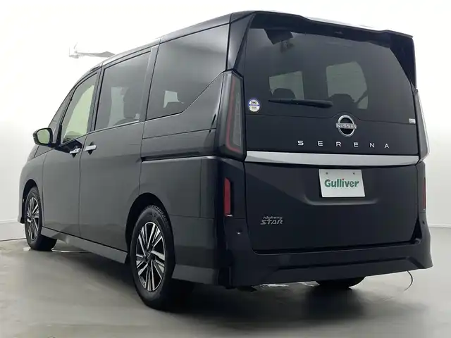 日産 セレナ ハイウェイスター V 福井県 2023(令5)年 4.4万km ダイヤモンドブラック 純正１２．３インチナビ　型式：MM223D-Le/・FM・AM/・フルセグTV/・HDMI/・Bluetooth/・アップルカープレイ/・アンドロイドオート/アラウンドビューモニター/純正ＥＴＣ２．０/両側オートスライドドア/インテリジェントルームミラー/スペアキー/純正アルミホイール/純正フロアマット/クルーズコントロール（追従機能有）