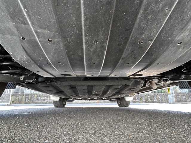 ホンダ ヴェゼル ハイブリッド 佐賀県 2016(平28)年 6.2万km ホワイトオーキッドパール 内装茶色基調/ホンダセンシング/レーダークルーズコントロール/ルーフレール/純正8インチナビ/・バックカメラ/・フルセグTV/BT/CD/DVD/ハーフレザーシート/前席シートヒーター/純正17インチAW/LEDヘッドライト/フォグランプ/オートライト/ETC/プッシュスタート/革巻きステアリング/パドルシフト/ステアリングスイッチ/トノカバー/電動格納ミラー/ドアバイザー/フロアマット/ISOFIX/エアバックW/サイド/カーテン