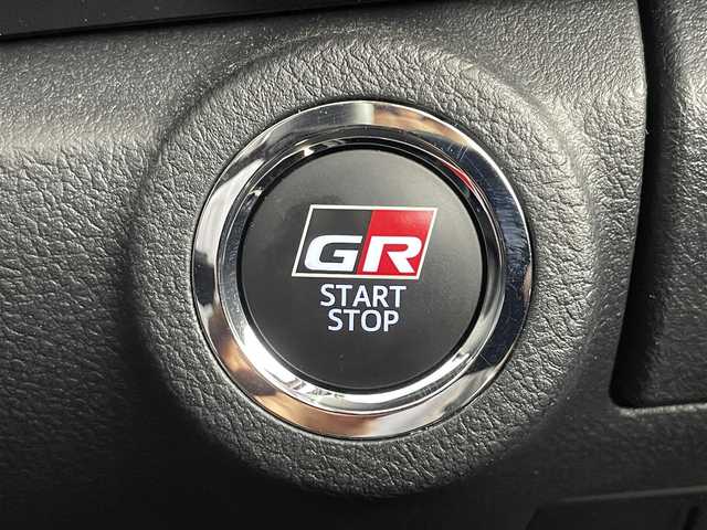 トヨタ ハイラックス Z GRスポーツ 福岡県 2023(令5)年 1万km スーパーホワイトⅡ ワンオーナー　/純正８型ナビ　/全方位カメラ　/純正ベッドライナー　/トノカバー　/ETC　/前後ドライブレコーダー　/レーダークルコン　/コーナーセンサー　/衝突被害軽減ブレーキ　/レーンキープ　/ヒルディセントコントロール　/パドルシフト　/ハーフレザーシート　/パワーシート