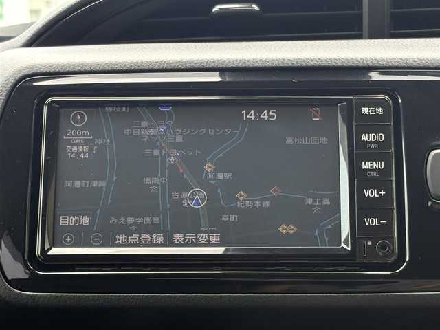 トヨタ ヴィッツ F セーフティーエディションⅢ 三重県 2019(平31)年 7.8万km ホワイトパールクリスタルシャイン プリクラッシュセーフティ/レーンディパーチャーアラート/オートマチックハイビーム/スマートキー/プッシュスタート/純正メモリナビ/・SD・TV・AUX・CD/・Bluetoothオーディオ/・バックカメラ/ステアリングスイッチ/LEDヘッドライト/フォグライト/オートライト/ウィンカーミラー/電格ミラー/プライバシーガラス/フロアマット/ドアバイザー/ビルトインETC