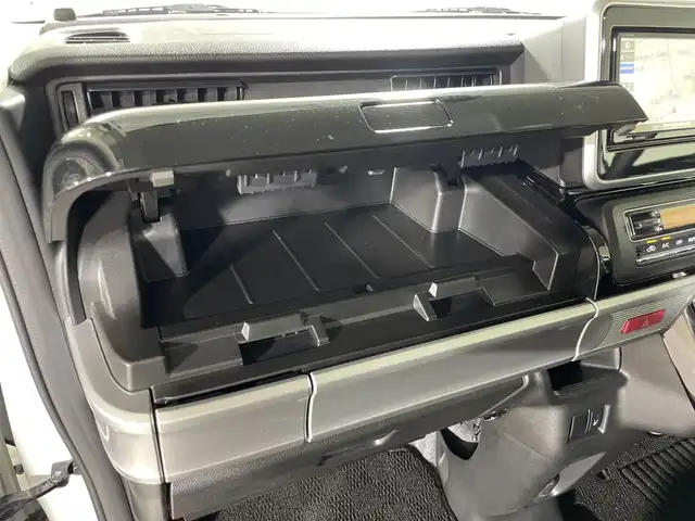 スズキ スペーシア カスタム HYBRID XS ターボ 神奈川県 2020(令2)年 6.3万km ピュアホワイトP SDナビゲーション/フルセグ　CD　DVD　Bluetooth　USB　AM　FM　iPod　VTR　/両側パワースライドドア　/ターボ/セーフティサポート　/リアパーキングセンサー/クルーズコントロール/ハーフレザーシート/D席シートヒーター/革巻きステアリング/ビルトインETC/スマートキー/プッシュスタート/リアヒーターダクト/サンシェード/アイドリングストップ/純正サイドシル/リアスポイラー/LEDヘッドライト/オートライト/ハイビームアシスト