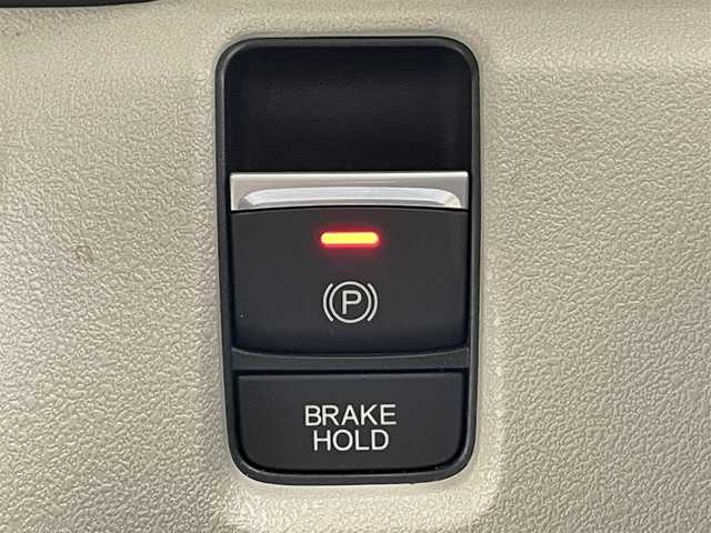 ホンダ Ｎ ＢＯＸ 滋賀県 2024(令6)年 0.9万km クリスタルブラックパール 純正ディスプレイオーディオ/（BT/AppleCarPlay/AndroidAuto）/片側電動スライドドア/ホンダセンシング/・衝突被害軽減ブレーキ/・レーダークルーズコントロール/・オートハイビーム/オートライト/LEDヘッドライト/前後コーナーセンサー