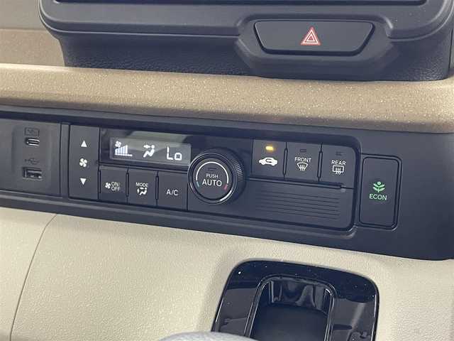 ホンダ Ｎ ＢＯＸ 滋賀県 2024(令6)年 0.9万km クリスタルブラックパール 純正ディスプレイオーディオ/（BT/AppleCarPlay/AndroidAuto）/片側電動スライドドア/ホンダセンシング/・衝突被害軽減ブレーキ/・レーダークルーズコントロール/・オートハイビーム/オートライト/LEDヘッドライト/前後コーナーセンサー