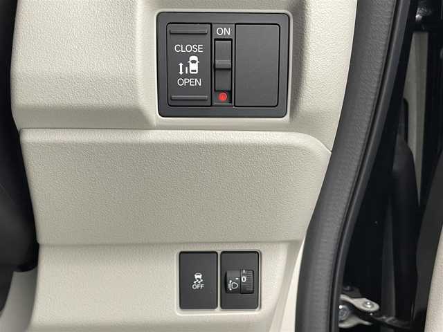 ホンダ Ｎ ＢＯＸ 滋賀県 2024(令6)年 0.9万km クリスタルブラックパール 純正ディスプレイオーディオ/（BT/AppleCarPlay/AndroidAuto）/片側電動スライドドア/ホンダセンシング/・衝突被害軽減ブレーキ/・レーダークルーズコントロール/・オートハイビーム/オートライト/LEDヘッドライト/前後コーナーセンサー