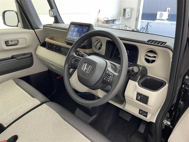 ホンダ Ｎ ＢＯＸ 滋賀県 2024(令6)年 0.9万km クリスタルブラックパール 純正ディスプレイオーディオ/（BT/AppleCarPlay/AndroidAuto）/片側電動スライドドア/ホンダセンシング/・衝突被害軽減ブレーキ/・レーダークルーズコントロール/・オートハイビーム/オートライト/LEDヘッドライト/前後コーナーセンサー