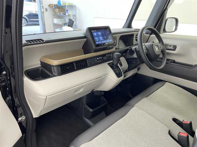 ホンダ Ｎ ＢＯＸ 滋賀県 2024(令6)年 0.9万km クリスタルブラックパール 純正ディスプレイオーディオ/（BT/AppleCarPlay/AndroidAuto）/片側電動スライドドア/ホンダセンシング/・衝突被害軽減ブレーキ/・レーダークルーズコントロール/・オートハイビーム/オートライト/LEDヘッドライト/前後コーナーセンサー