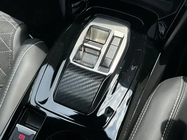 プジョー プジョー ２００８ GT ブルー HDi 茨城県 2022(令4)年 1.8万km オレンジ パノラマＳＲ　/衝突軽減Ｂ　/ＡＣＣ　/ＬＫＡ　/ＢＳＭ　/Ｂカメラ　/パーキングセンサー　/ＣａｒＰｌａｙ　/Ａｎｄｒｏｉｄ　Ａｕｔｏ　/ＢＴ　/ＵＳＢ　/ＬＥＤ　/インテリジェントハイビーム　/アンビエンスライト　/半革/禁煙車