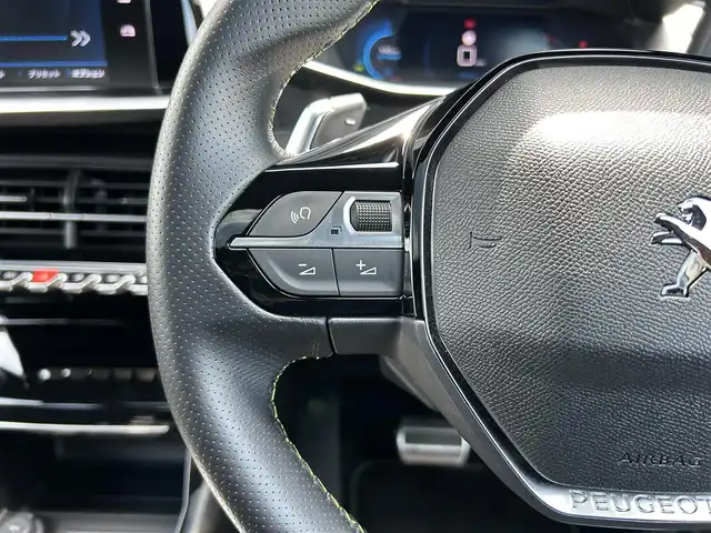 プジョー プジョー ２００８ GT ブルー HDi 茨城県 2022(令4)年 1.8万km オレンジ パノラマＳＲ　/衝突軽減Ｂ　/ＡＣＣ　/ＬＫＡ　/ＢＳＭ　/Ｂカメラ　/パーキングセンサー　/ＣａｒＰｌａｙ　/Ａｎｄｒｏｉｄ　Ａｕｔｏ　/ＢＴ　/ＵＳＢ　/ＬＥＤ　/インテリジェントハイビーム　/アンビエンスライト　/半革/禁煙車