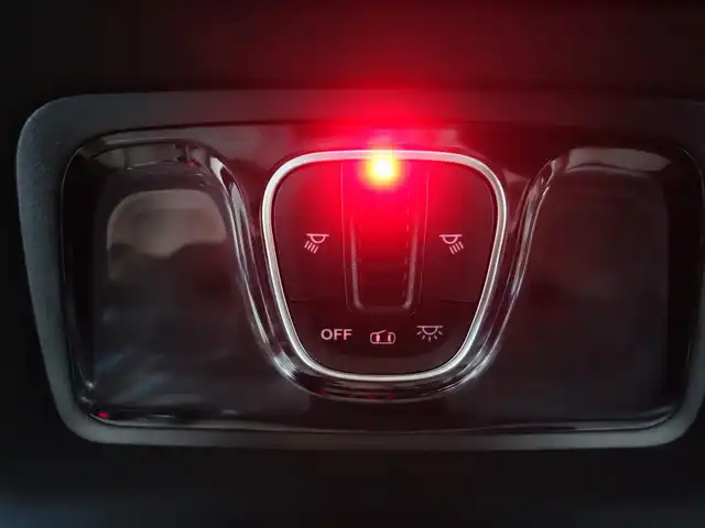 アルファロメオ ジュリエッタ クアドリフォリオ ヴェルデ 静岡県 2016(平28)年 5.6万km 赤 車検R9年7月/禁煙車/左ハンドル・ターボエンジン/社外7インチナビ/　carrozzeria(AVIC-RZ99)/  DVD/CD/BT/フルセグTV/  MSV/SD/バックカメラ/ETC/キセノンランプ/オートライト/パドルシフト/ステアリングリモコン/アルカンターラ＋黒革シート/純正18インチAW/純正トノカバー/純正フロアマット