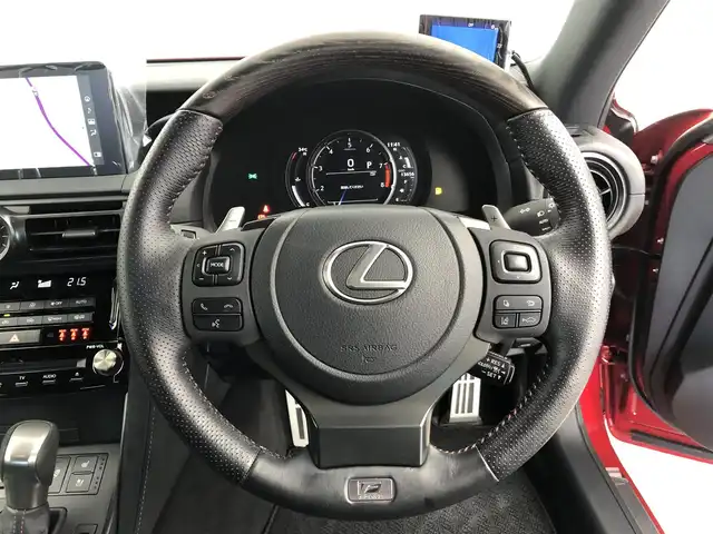 レクサス ＩＳ 500 Fスポーツパフォーマンス 愛知県 2023(令5)年 1.4万km ラディアントレッドコントラストレイヤリング 純正10型ナビ（フルセグ、CD、DVD、Bluetooth）/全方位カメラ/サンルーフ/三眼LEDヘッドライト/BSM/TZレーダー/ETC2.0/ドラレコ前後/メモリ付きパワーシート（D+N）/シートヒーター、エアシート（D+N)/ハンドルヒーター/衝突軽減ブレーキ/レーンキープアシスト/オートハイビーム/コーナーセンサー前後/電子パーキング/オートホールド/オートライト/USB/純正19インチAW/オートライト/スマートキー/ハーフレザーシート/横滑り防止装置