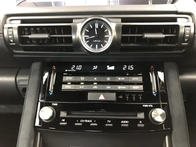 レクサス ＩＳ 500 Fスポーツパフォーマンス 愛知県 2023(令5)年 1.4万km ラディアントレッドコントラストレイヤリング 純正10型ナビ（フルセグ、CD、DVD、Bluetooth）/全方位カメラ/サンルーフ/三眼LEDヘッドライト/BSM/TZレーダー/ETC2.0/ドラレコ前後/メモリ付きパワーシート（D+N）/シートヒーター、エアシート（D+N)/ハンドルヒーター/衝突軽減ブレーキ/レーンキープアシスト/オートハイビーム/コーナーセンサー前後/電子パーキング/オートホールド/オートライト/USB/純正19インチAW/オートライト/スマートキー/ハーフレザーシート/横滑り防止装置