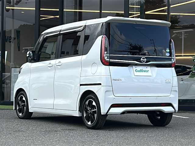 日産 ルークス ハイウェイスター X 大阪府 2021(令3)年 1.9万km ホワイトパール １オーナー　アラウンドビューモニター　エマージェンシーブレーキ　片側パワースライドドア　社外ナビ　フルセグ　Ｂｌｕｅｔｏｏｔｈ　ＤＶＤ／ＣＤ　ドライブレコーダー　ビルドインＥＴＣ　オートＬＥＤヘッドライト　三点エアバック　スペアキー　ウィンカーミラー　アイドリングストップ　プッシュスタート　純正ホイール　純正オーディオ