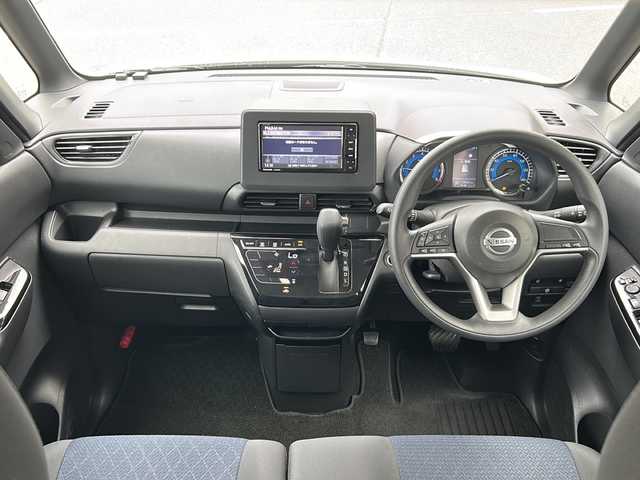 日産 ルークス ハイウェイスター X 大阪府 2021(令3)年 1.9万km ホワイトパール １オーナー　アラウンドビューモニター　エマージェンシーブレーキ　片側パワースライドドア　社外ナビ　フルセグ　Ｂｌｕｅｔｏｏｔｈ　ＤＶＤ／ＣＤ　ドライブレコーダー　ビルドインＥＴＣ　オートＬＥＤヘッドライト　三点エアバック　スペアキー　ウィンカーミラー　アイドリングストップ　プッシュスタート　純正ホイール　純正オーディオ