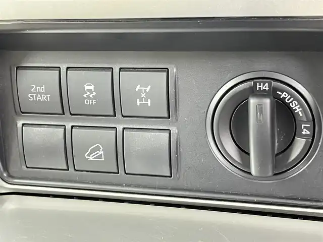 トヨタ ランドクルーザー プラド TX Lパッケージ 千葉県 2019(平31)年 6.9万km ホワイトパールクリスタルシャイン サンルーフ/トヨタセーフティセンス/・プリクラッシュセーフティ/・レーンディパーチャーアラート/・オートハイビーム/純正9インチSDナビ/CD BT MSV フルセグ/バックカメラ/レーダークルーズコントロール/LEDオートライト/レザーシート/前席パワーシート/シートエアコン/純正17インチアルミホイール/革巻きステアリング/ステアリングスイッチ/センターデフロック/ドアバイザー/プッシュスタート/スマートキー/ETC2.0