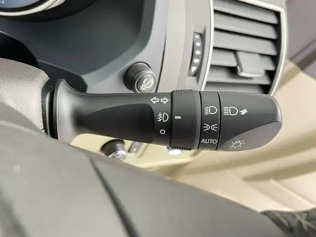 トヨタ ランドクルーザー プラド TX Lパッケージ 千葉県 2019(平31)年 6.9万km ホワイトパールクリスタルシャイン サンルーフ/トヨタセーフティセンス/・プリクラッシュセーフティ/・レーンディパーチャーアラート/・オートハイビーム/純正9インチSDナビ/CD BT MSV フルセグ/バックカメラ/レーダークルーズコントロール/LEDオートライト/レザーシート/前席パワーシート/シートエアコン/純正17インチアルミホイール/革巻きステアリング/ステアリングスイッチ/センターデフロック/ドアバイザー/プッシュスタート/スマートキー/ETC2.0