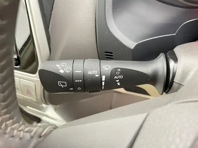 トヨタ ランドクルーザー プラド TX Lパッケージ 千葉県 2019(平31)年 6.9万km ホワイトパールクリスタルシャイン サンルーフ/トヨタセーフティセンス/・プリクラッシュセーフティ/・レーンディパーチャーアラート/・オートハイビーム/純正9インチSDナビ/CD BT MSV フルセグ/バックカメラ/レーダークルーズコントロール/LEDオートライト/レザーシート/前席パワーシート/シートエアコン/純正17インチアルミホイール/革巻きステアリング/ステアリングスイッチ/センターデフロック/ドアバイザー/プッシュスタート/スマートキー/ETC2.0