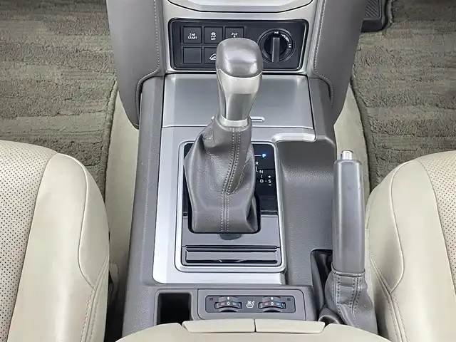 トヨタ ランドクルーザー プラド TX Lパッケージ 千葉県 2019(平31)年 6.9万km ホワイトパールクリスタルシャイン サンルーフ/トヨタセーフティセンス/・プリクラッシュセーフティ/・レーンディパーチャーアラート/・オートハイビーム/純正9インチSDナビ/CD BT MSV フルセグ/バックカメラ/レーダークルーズコントロール/LEDオートライト/レザーシート/前席パワーシート/シートエアコン/純正17インチアルミホイール/革巻きステアリング/ステアリングスイッチ/センターデフロック/ドアバイザー/プッシュスタート/スマートキー/ETC2.0