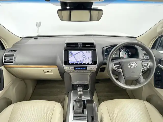 トヨタ ランドクルーザー プラド TX Lパッケージ 千葉県 2019(平31)年 6.9万km ホワイトパールクリスタルシャイン サンルーフ/トヨタセーフティセンス/・プリクラッシュセーフティ/・レーンディパーチャーアラート/・オートハイビーム/純正9インチSDナビ/CD BT MSV フルセグ/バックカメラ/レーダークルーズコントロール/LEDオートライト/レザーシート/前席パワーシート/シートエアコン/純正17インチアルミホイール/革巻きステアリング/ステアリングスイッチ/センターデフロック/ドアバイザー/プッシュスタート/スマートキー/ETC2.0