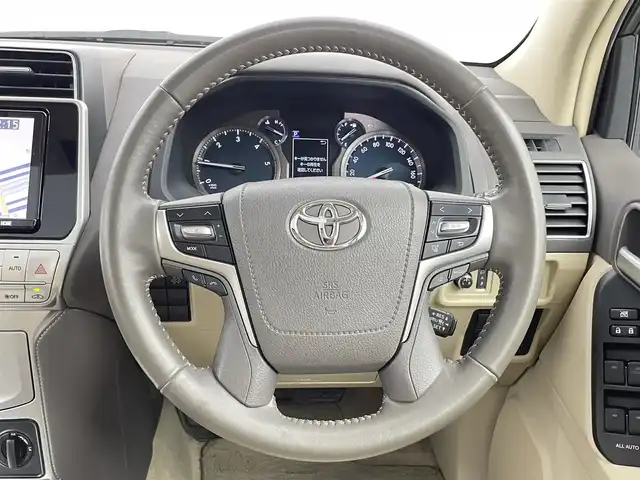 トヨタ ランドクルーザー プラド TX Lパッケージ 千葉県 2019(平31)年 6.9万km ホワイトパールクリスタルシャイン サンルーフ/トヨタセーフティセンス/・プリクラッシュセーフティ/・レーンディパーチャーアラート/・オートハイビーム/純正9インチSDナビ/CD BT MSV フルセグ/バックカメラ/レーダークルーズコントロール/LEDオートライト/レザーシート/前席パワーシート/シートエアコン/純正17インチアルミホイール/革巻きステアリング/ステアリングスイッチ/センターデフロック/ドアバイザー/プッシュスタート/スマートキー/ETC2.0