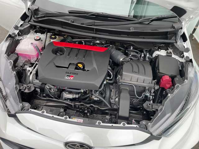 トヨタ ＧＲヤリス RZ 神奈川県 2025(令7)年 0.1万km プラチナホワイトパールマイカ JBLサウンド/純正ナビ　/フルセグ/Bluetooth/USB/Bカメラ/６速MT/4WD/ターボ/ブラインドスポットモニター/レーンキープアシスト/アクティブクルーズコントロール/ステアリングヒーター/シートヒーター/ETC2.0