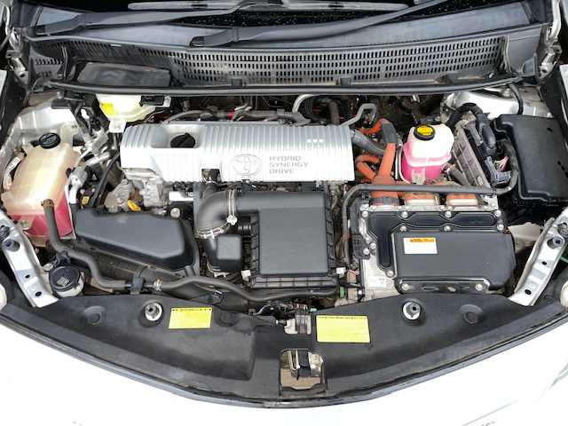 トヨタ プリウス α G 茨城県 2013(平25)年 2.9万km シルバーM 純正ナビ/-BT/AM/FM/CD/TV /バックカメラ /クルーズコントロール /ETC /LEDヘッドライト /オートライト /カーテンエアバッグ /スペアキー /保証書 /記録簿 /取扱説明書 /純正フロアマット /純正アルミホイール /ISOFIX/スペアタイヤ