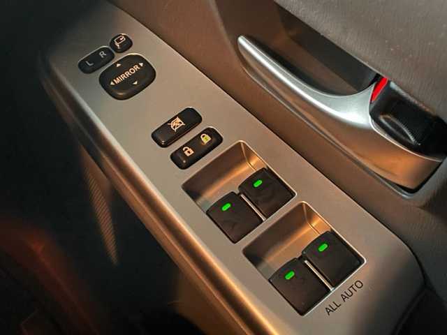 トヨタ プリウス α G 茨城県 2013(平25)年 2.9万km シルバーM 純正ナビ/-BT/AM/FM/CD/TV /バックカメラ /クルーズコントロール /ETC /LEDヘッドライト /オートライト /カーテンエアバッグ /スペアキー /保証書 /記録簿 /取扱説明書 /純正フロアマット /純正アルミホイール /ISOFIX/スペアタイヤ