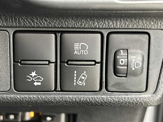 トヨタ カローラ フィールダー ハイブリッド 宮城県 2018(平30)年 6.8万km ブラックマイカ 禁煙車/トヨタセーフティセンス/・プリクラッシュセーフティ/・レーンディパーチャーアラート/・オートハイビーム/・クリアランスソナー/社外SDナビ/・CD.USB.iPod.AUX/バックカメラ/横滑り防止装置/アイドリングストップ/ETC/ドライブレコーダー（Fのみ）/リモコンキー/社外フロアマット