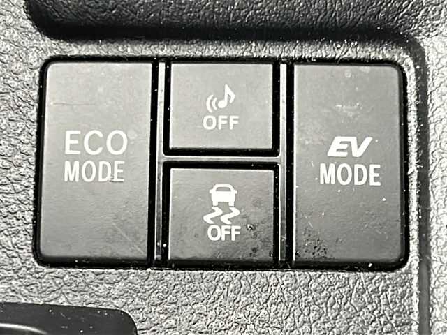 トヨタ カローラ フィールダー ハイブリッド 宮城県 2018(平30)年 6.8万km ブラックマイカ 禁煙車/トヨタセーフティセンス/・プリクラッシュセーフティ/・レーンディパーチャーアラート/・オートハイビーム/・クリアランスソナー/社外SDナビ/・CD.USB.iPod.AUX/バックカメラ/横滑り防止装置/アイドリングストップ/ETC/ドライブレコーダー（Fのみ）/リモコンキー/社外フロアマット