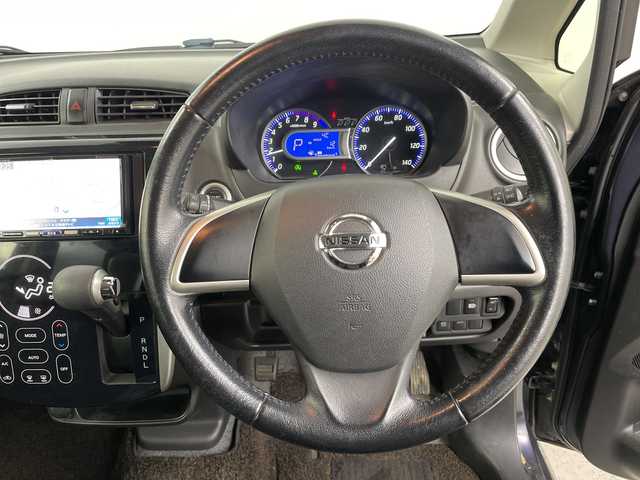 日産 デイズ ハイウェイスターX 道央・札幌 2016(平28)年 6.9万km プレミアムパープルP ・4WD/・社外SDナビ/・CD/DVD/SD/USB/フルセグTV/・アラウンドビューモニター/・エマージェンシーブレーキ/・純正エンジンスターター/・オートライト/オートマチックハイビーム/・ベンチシート/シートヒーター/・横滑り防止装置/・ETC/・電動格納ミラー/ウィンカーミラー/・純正フロアマット/ドアバイザー/・スマートキー/プッシュスタート/・取扱説明書/保証書