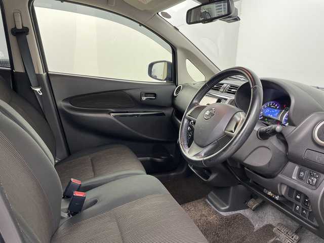 日産 デイズ ハイウェイスターX 道央・札幌 2016(平28)年 6.9万km プレミアムパープルP ・4WD/・社外SDナビ/・CD/DVD/SD/USB/フルセグTV/・アラウンドビューモニター/・エマージェンシーブレーキ/・純正エンジンスターター/・オートライト/オートマチックハイビーム/・ベンチシート/シートヒーター/・横滑り防止装置/・ETC/・電動格納ミラー/ウィンカーミラー/・純正フロアマット/ドアバイザー/・スマートキー/プッシュスタート/・取扱説明書/保証書