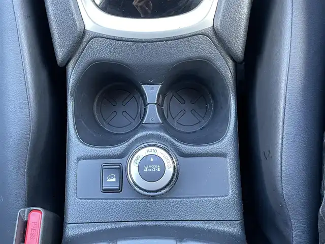 日産 エクストレイル 20Xi 岡山県 2019(平31)年 7.1万km ブリリアントホワイトパール 純正ナビBluetooth/TV/AM/FM/純正アルミホイール18インチ/全周囲カメラ/レーダークルーズコントロール/純正フロアマット/ビルトインETC/デジタルインナーミラー/ドライブレコーダー/オートライト/LEDライト/電動リアゲート/isofix対応シート/横滑り防止装置/スマートキー