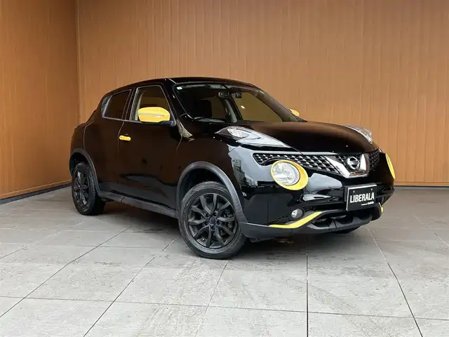 日産 ジューク 15RX パーソナライズパック 愛知県 2015(平27)年 12.1万km スーパーブラック 【ジューク　１５RX　パーソナライズ】/登録時走行距離120431キロ/社外７インチナビゲーション/(フルセグTV/BT/AMFMラジオ/USB/ipod)/前後Ｄレコーダー/バックカメラ/ＥＴＣ/純正アルミホイール/フロアマット/オートライト/横滑り防止装置/スマートキー/プッシュスタート/スペアキー/電動格納ミラー