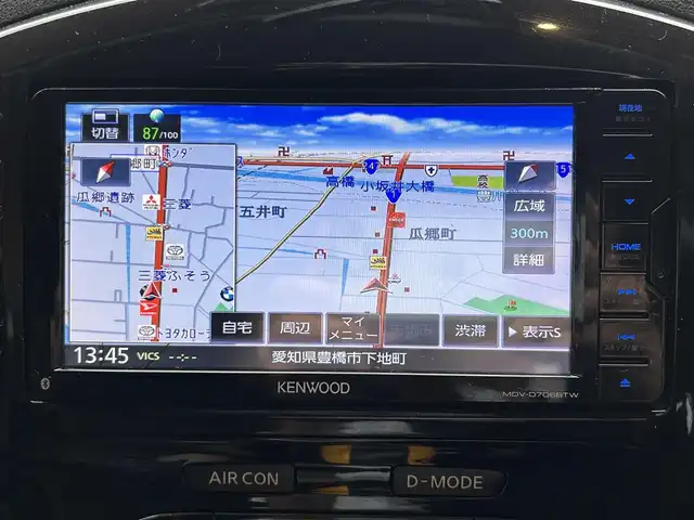 日産 ジューク 15RX パーソナライズパック 愛知県 2015(平27)年 12.1万km スーパーブラック 【ジューク　１５RX　パーソナライズ】/登録時走行距離120431キロ/社外７インチナビゲーション/(フルセグTV/BT/AMFMラジオ/USB/ipod)/前後Ｄレコーダー/バックカメラ/ＥＴＣ/純正アルミホイール/フロアマット/オートライト/横滑り防止装置/スマートキー/プッシュスタート/スペアキー/電動格納ミラー