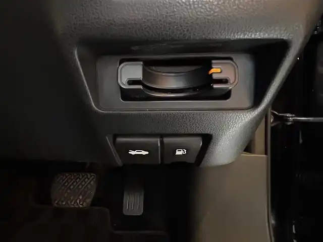日産 ジューク 15RX パーソナライズパック 愛知県 2015(平27)年 12.1万km スーパーブラック 【ジューク　１５RX　パーソナライズ】/登録時走行距離120431キロ/社外７インチナビゲーション/(フルセグTV/BT/AMFMラジオ/USB/ipod)/前後Ｄレコーダー/バックカメラ/ＥＴＣ/純正アルミホイール/フロアマット/オートライト/横滑り防止装置/スマートキー/プッシュスタート/スペアキー/電動格納ミラー