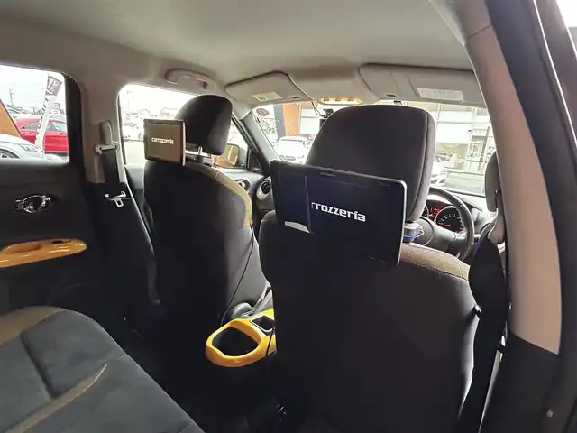 日産 ジューク 15RX パーソナライズパック 愛知県 2015(平27)年 12.1万km スーパーブラック 【ジューク　１５RX　パーソナライズ】/登録時走行距離120431キロ/社外７インチナビゲーション/(フルセグTV/BT/AMFMラジオ/USB/ipod)/前後Ｄレコーダー/バックカメラ/ＥＴＣ/純正アルミホイール/フロアマット/オートライト/横滑り防止装置/スマートキー/プッシュスタート/スペアキー/電動格納ミラー
